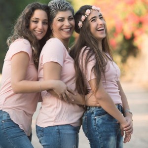 צלום אמא וילדות
